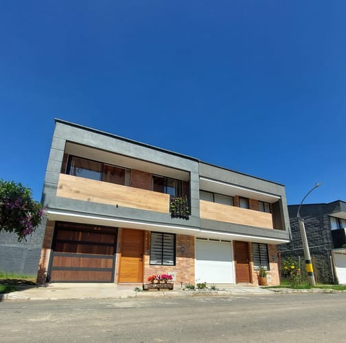 Casa de 3 alcobas en venta en La Ceja, 126 m² · foto 2 de 14