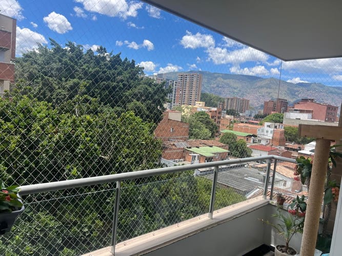 Apartamento de 2 alcobas en venta en Laureles, Medellín, 81 m² · foto 7 de 24