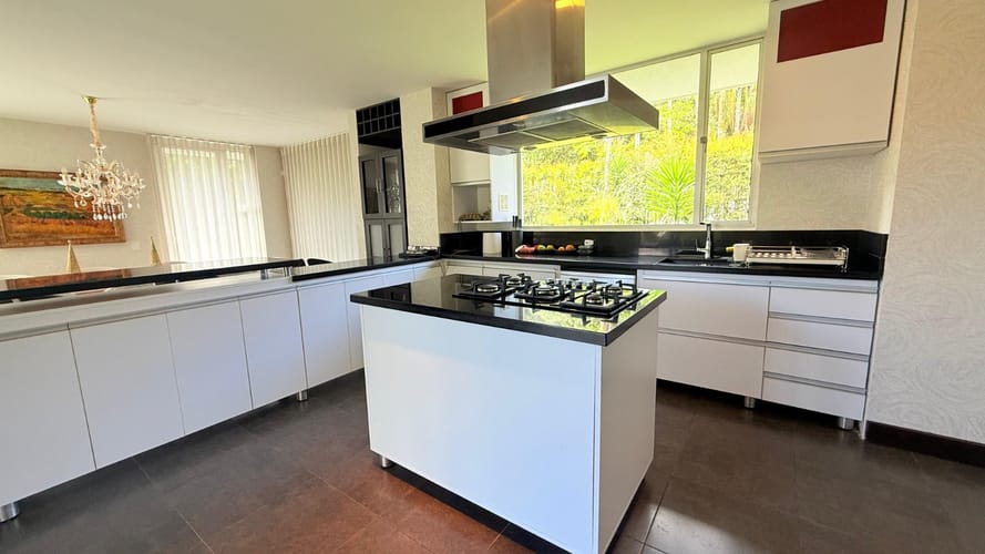 Casa de 5 alcobas en venta en El Porvenir, Rionegro, 385 m² · foto 3 de 24