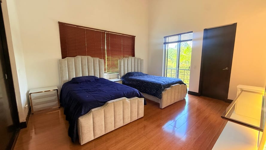 Casa de 5 alcobas en venta en El Porvenir, Rionegro, 385 m² · foto 7 de 24