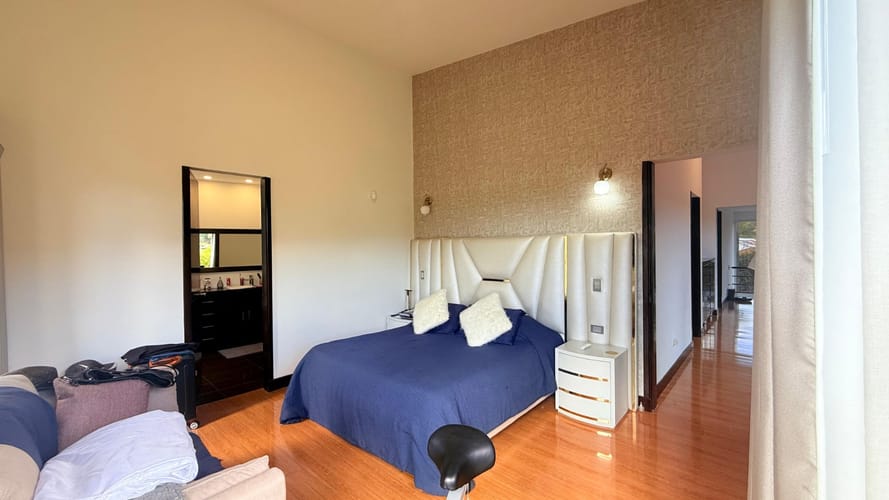 Casa de 5 alcobas en venta en El Porvenir, Rionegro, 385 m² · foto 9 de 24