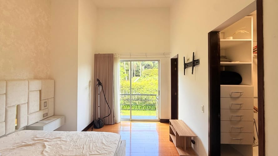 Casa de 5 alcobas en venta en El Porvenir, Rionegro, 385 m² · foto 16 de 24