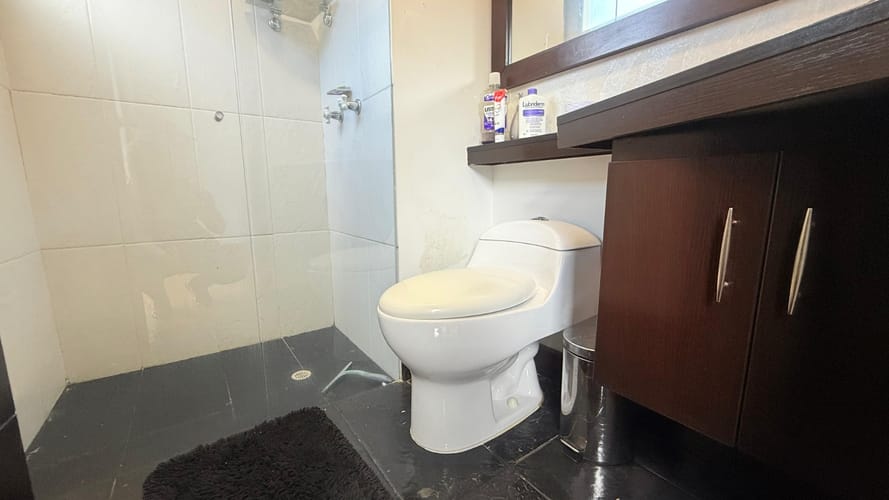 Casa de 5 alcobas en venta en El Porvenir, Rionegro, 385 m² · foto 18 de 24