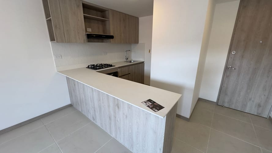 Apartamento en venta en Zona Industrial No. 1, Itagüí · foto 2 de 12