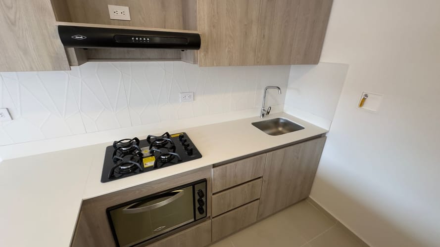 Apartamento en venta en Zona Industrial No. 1, Itagüí · foto 4 de 12