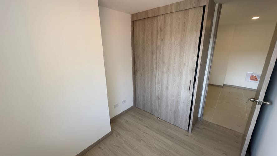 Apartamento en venta en Zona Industrial No. 1, Itagüí · foto 7 de 12