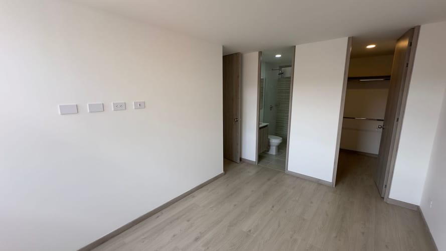 Apartamento en venta en Zona Industrial No. 1, Itagüí · foto 9 de 12