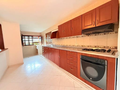 Casa de 3 alcobas en venta en El Porvenir, Rionegro, 200 m² · foto 3 de 13