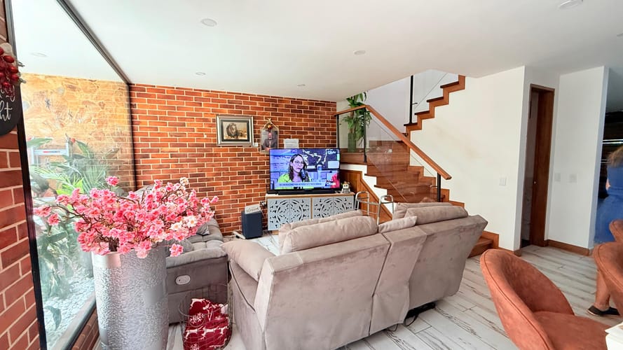 Casa de 3 alcobas en venta en El Porvenir, Rionegro, 230 m² · foto 3 de 17