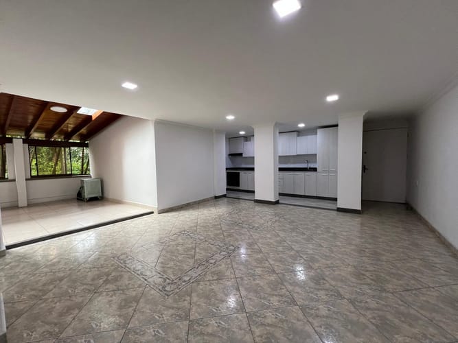 Apartamento de 4 alcobas en venta en La Pradera, Medellín, 140 m² · foto 3 de 11