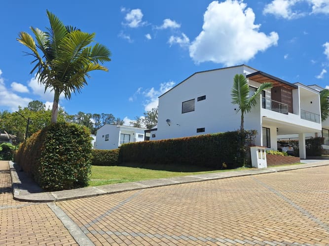 Lote en venta en Santa Elena, El Retiro, 257 m² · foto 5 de 7