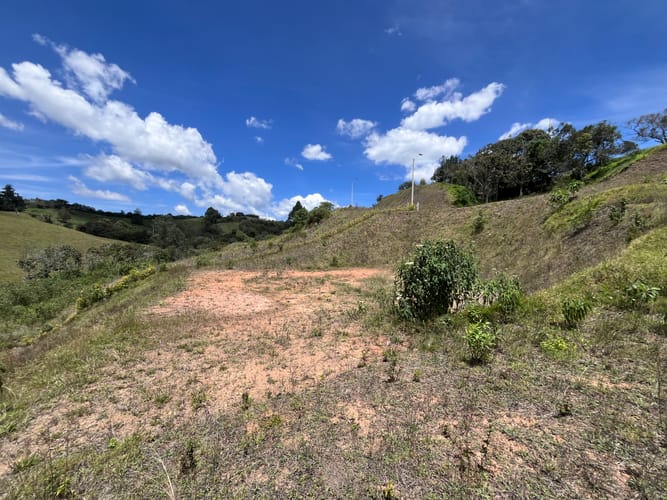 Lote en venta en El Carmen de Viboral, 2537 m² · foto 8 de 12
