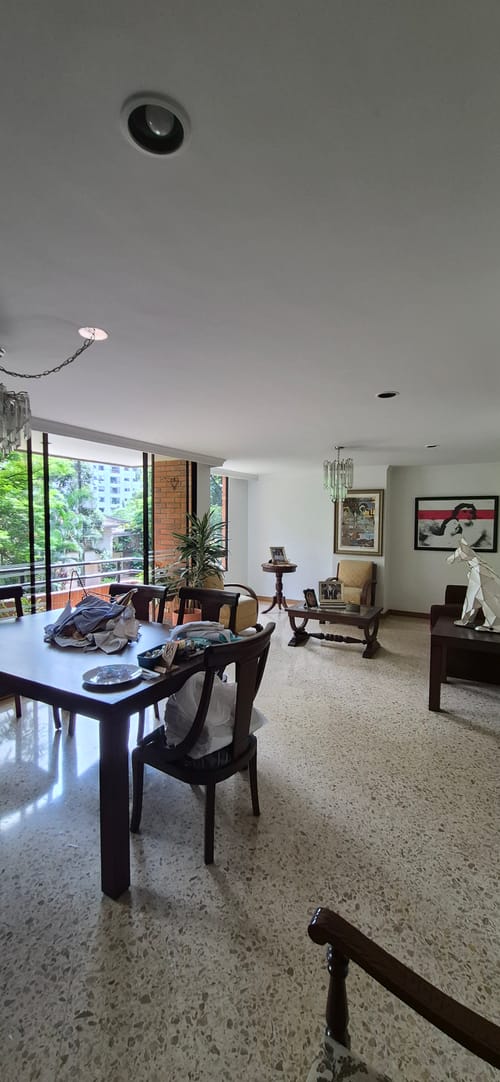 Apartamento de 4 alcobas en venta en El Poblado, Medellín, 172 m² · foto 2 de 10
