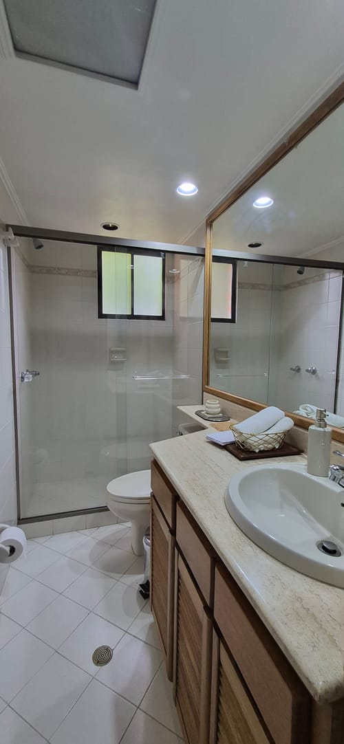 Apartamento de 4 alcobas en venta en El Poblado, Medellín, 172 m² · foto 9 de 10