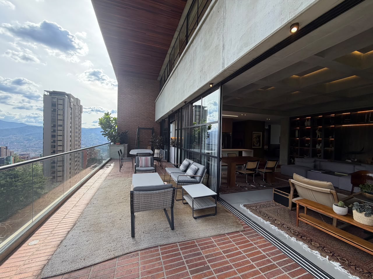 Apartamento en venta en El Poblado, Medellín · foto 8 de 14