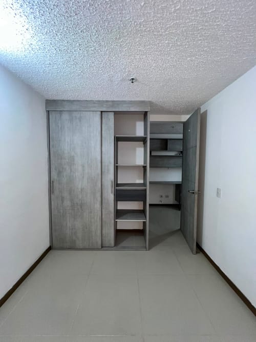 Apartamento de 3 alcobas en venta en Bucaros, Bello, 62 m² · foto 3 de 8