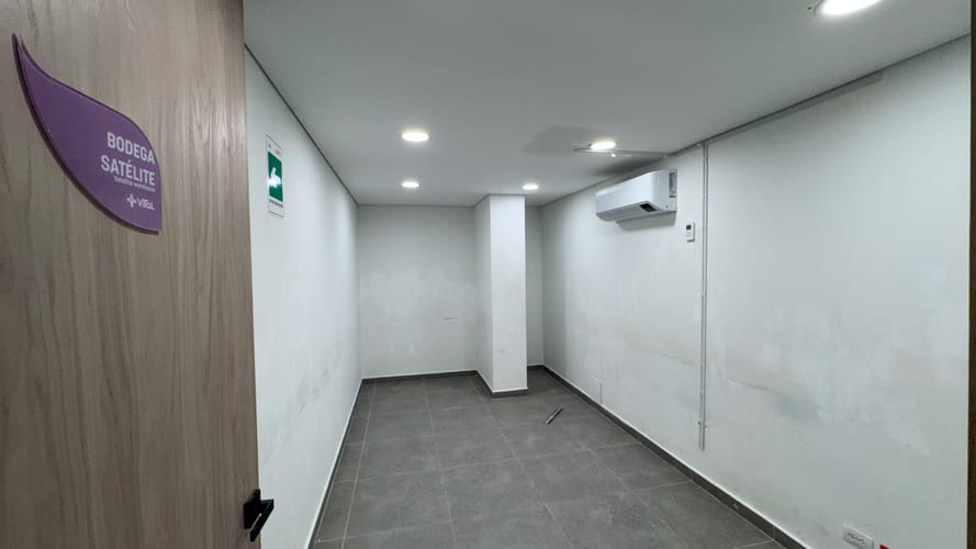 Oficina en arriendo en La Aguacatala, Medellín, 180 m² · foto 6 de 24