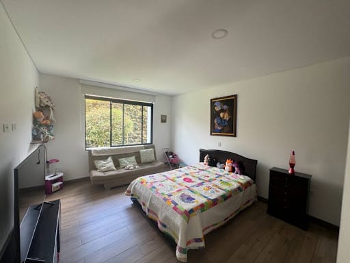 Casa de 5 alcobas en venta en La Clara, Guarne, 340 m² · foto 8 de 24