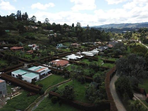 Casa de 5 alcobas en venta en La Clara, Guarne, 340 m² · foto 22 de 24
