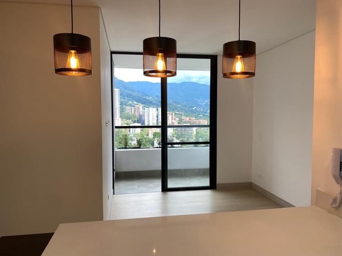 Apartamento de 2 alcobas en venta en El Poblado, Medellín, 61 m² · foto 5 de 22