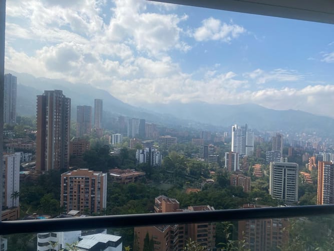 Apartamento de 2 alcobas en venta en El Poblado, Medellín, 61 m² · foto 7 de 22