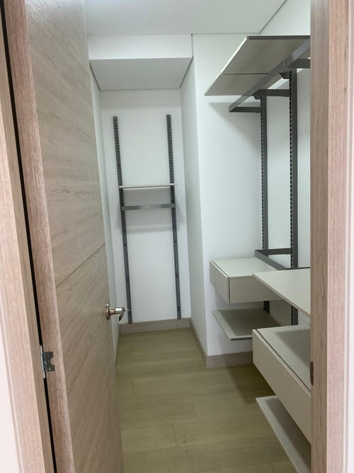 Apartamento de 2 alcobas en venta en El Poblado, Medellín, 61 m² · foto 10 de 22