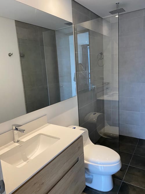 Apartamento de 2 alcobas en venta en El Poblado, Medellín, 61 m² · foto 11 de 22