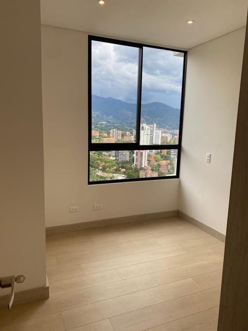 Apartamento de 2 alcobas en venta en El Poblado, Medellín, 61 m² · foto 19 de 22