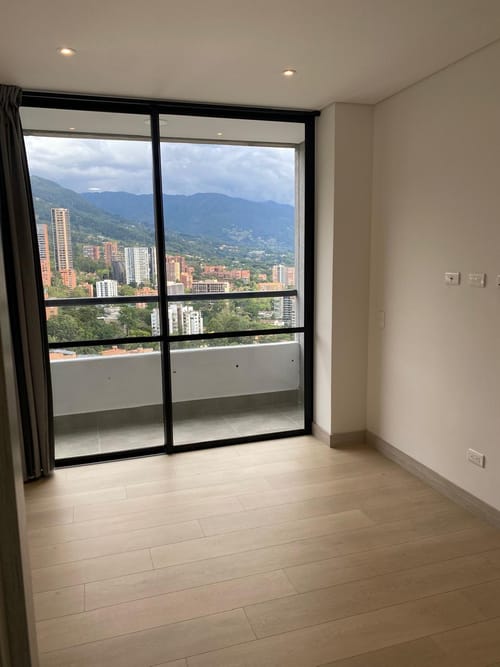 Apartamento de 2 alcobas en venta en El Poblado, Medellín, 61 m² · foto 22 de 22