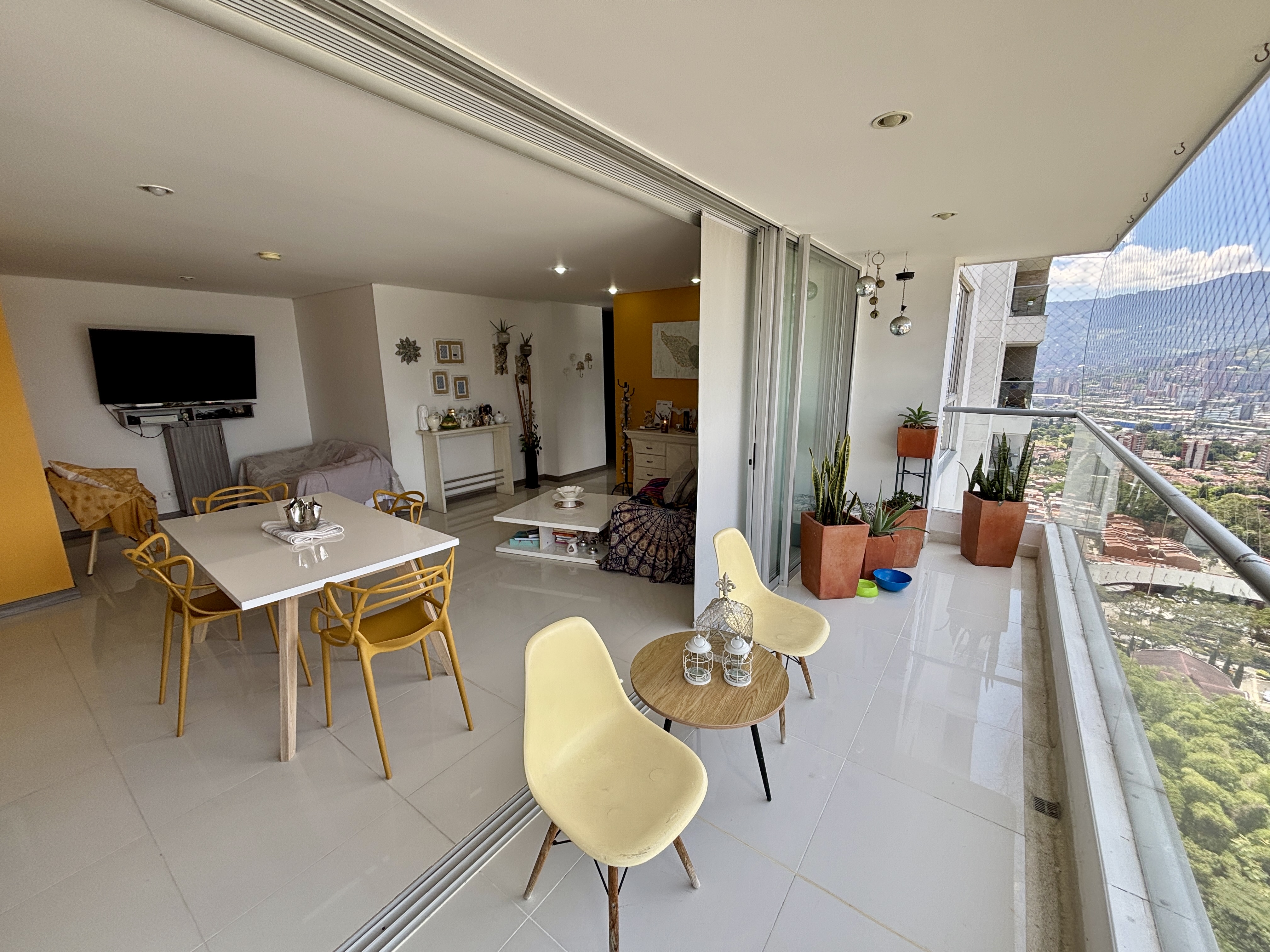Apartamento en venta en Suramerica, Itagüí · foto 3 de 24