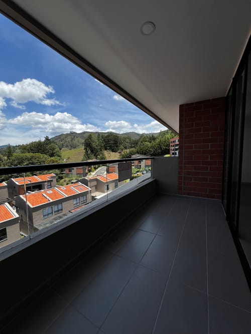 Apartamento de 1 alcoba en arriendo en Belén, Medellín, 68 m² · foto 2 de 19