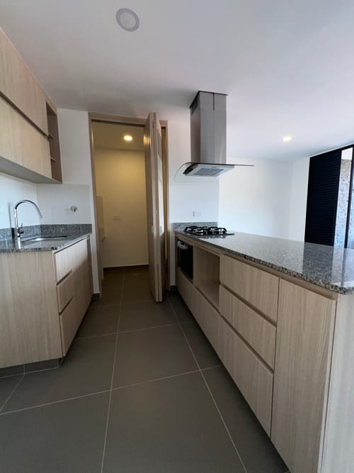 Apartamento de 1 alcoba en arriendo en Belén, Medellín, 68 m² · foto 4 de 19