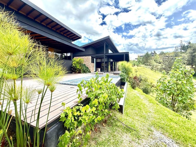 Casa de 4 alcobas en venta en Santa Elena, El Retiro · foto 2 de 24