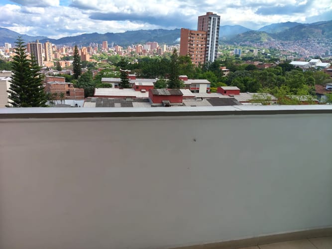 Apartamento en venta en Calasanz Parte Alta, Medellín · foto 4 de 8