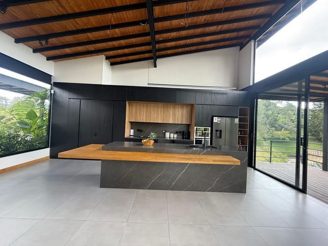 Casa de 4 alcobas en venta en Santa Elena, El Retiro · foto 9 de 24