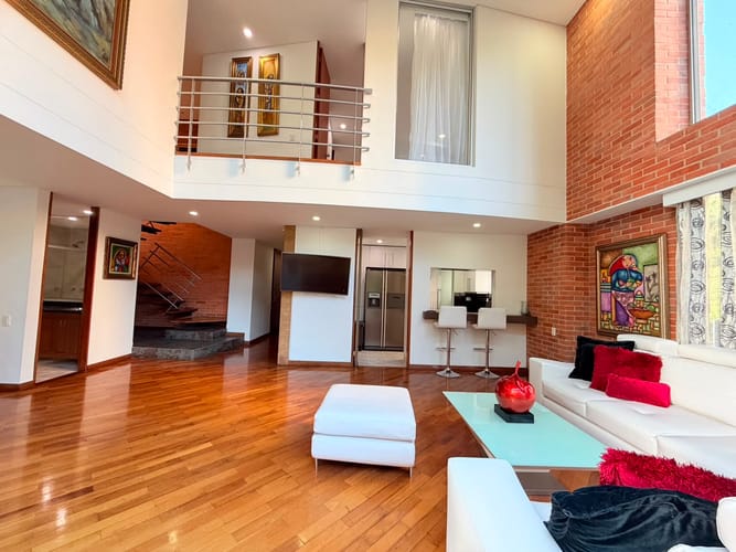 Apartamento de 2 alcobas en venta en Los Naranjos, Medellín, 138 m² · foto 3 de 18