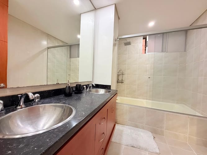 Apartamento de 2 alcobas en venta en Los Naranjos, Medellín, 138 m² · foto 8 de 18