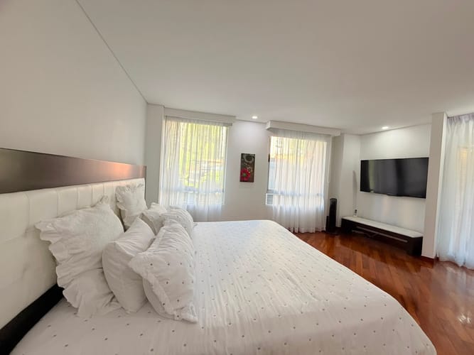 Apartamento de 2 alcobas en venta en Los Naranjos, Medellín, 138 m² · foto 13 de 18