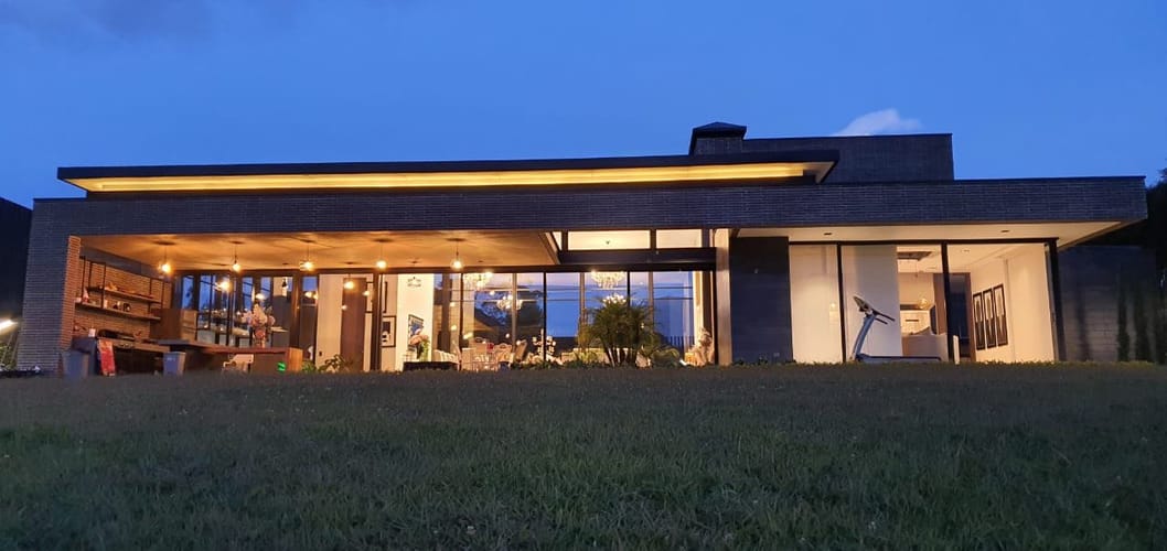 Casa de 6 alcobas en venta en Llano Grande, Rionegro · foto 2 de 24