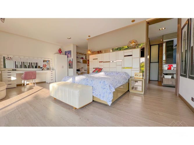 Casa de 6 alcobas en venta en Llano Grande, Rionegro · foto 23 de 24