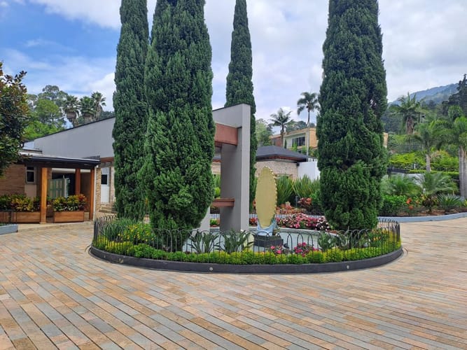 Casa de 10 alcobas en venta en Santa Elena, El Retiro · foto 2 de 24