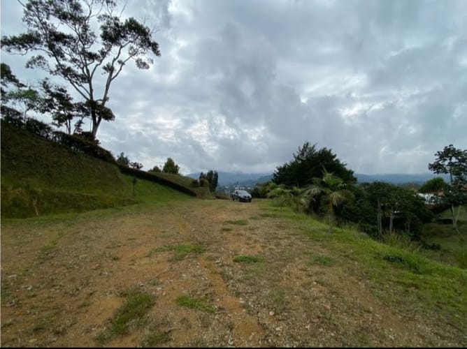 Lote en venta en Guamito, Rionegro, 4402 m² · foto 4 de 13