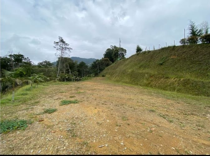 Lote en venta en Guamito, Rionegro, 4402 m² · foto 8 de 13