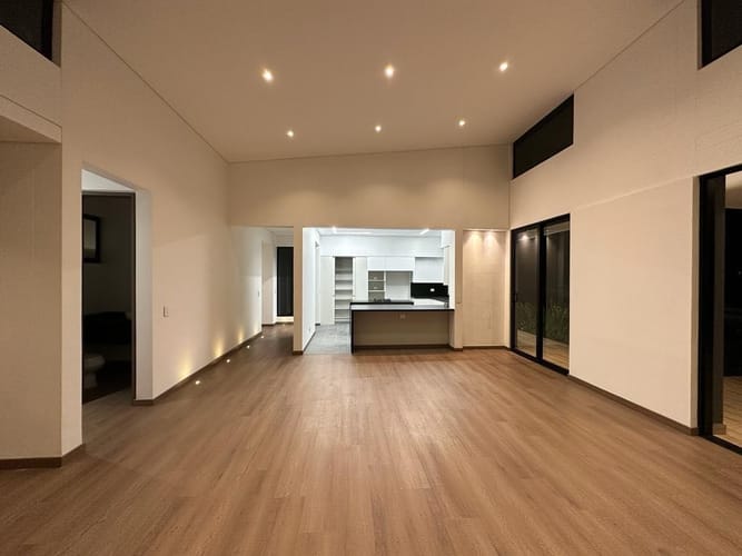 Casa de 4 alcobas en venta en Santa Elena, El Retiro, 1876 m² · foto 4 de 24