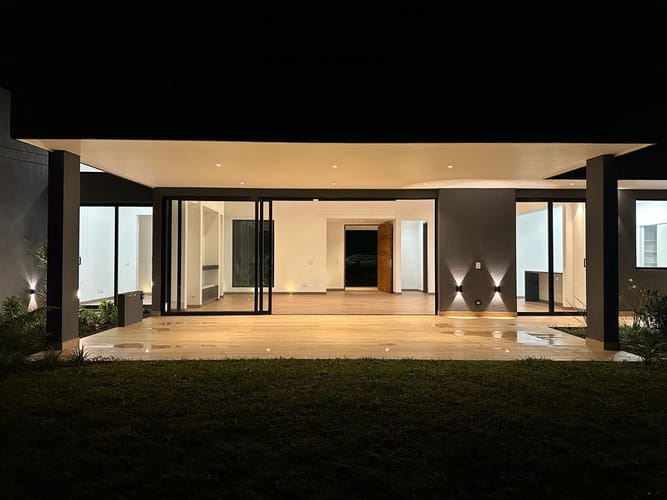 Casa de 4 alcobas en venta en Santa Elena, El Retiro, 1876 m² · foto 5 de 24