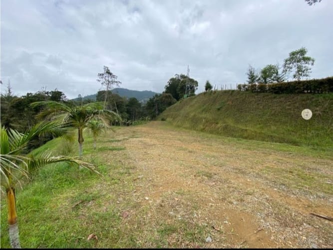 Lote en venta en Guamito, Rionegro, 4402 m² · foto 13 de 13