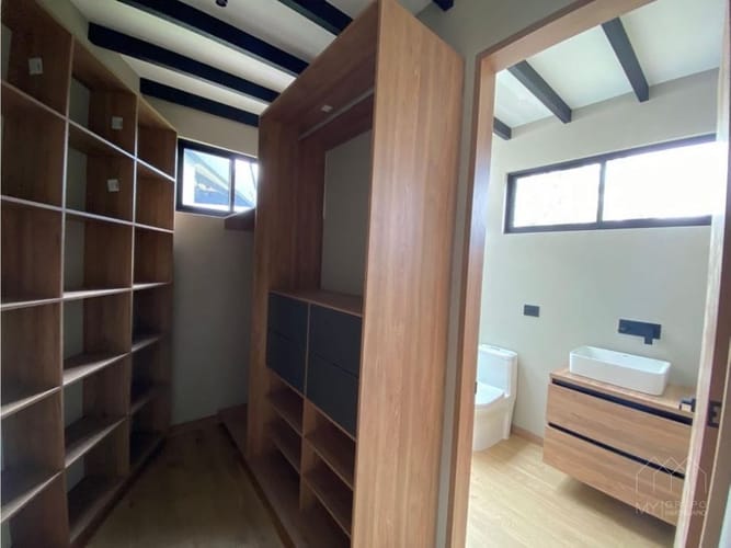 Casa de 3 alcobas en venta en Santa Elena, El Retiro · foto 18 de 18