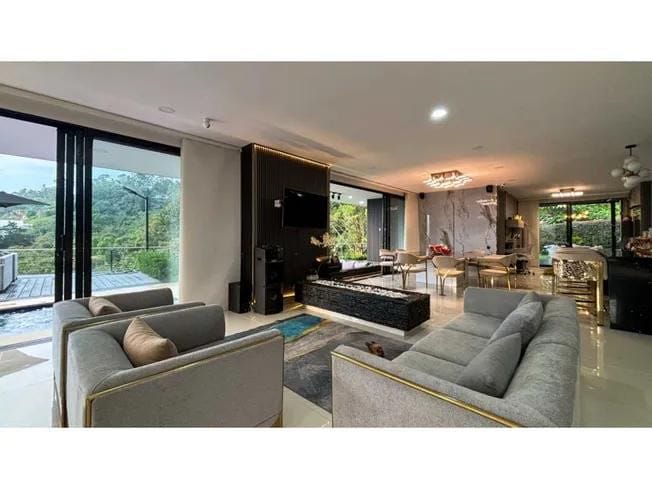Casa de 5 alcobas en venta en Santa Elena, El Retiro · foto 7 de 20