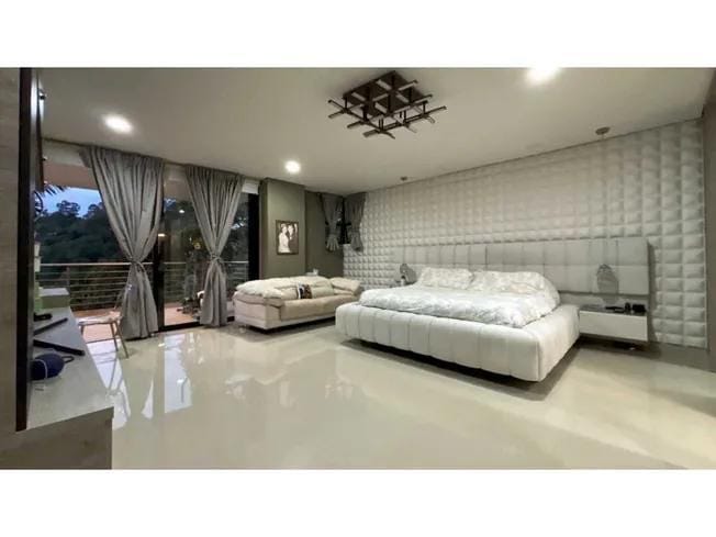 Casa de 5 alcobas en venta en Santa Elena, El Retiro · foto 13 de 20