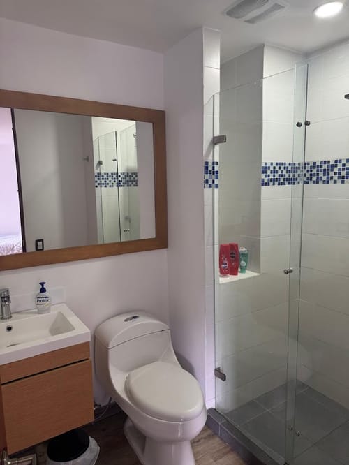 Apartamento de 3 alcobas en venta en El Poblado, Medellín, 138 m² · foto 2 de 13
